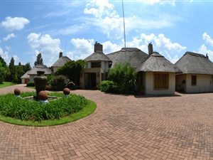 6 Bed House in Poortview