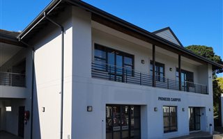 127 m² Commercial space in Kloof
