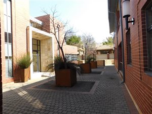 601 m² Office Space in Bryanston