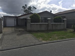4 Bed House in Grassy Park