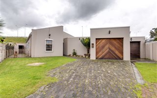 4 Bedroom House in Mabille Park