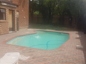 3 Bed Townhouse in Old Golf Course