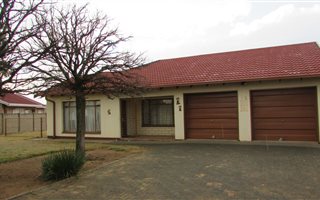 4 Bedroom House in Steel Park