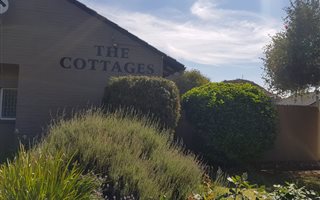 2 Bedroom Townhouse in Langenhoven Park