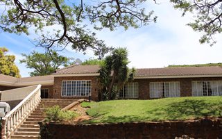 4 Bedroom House in Signal Hill