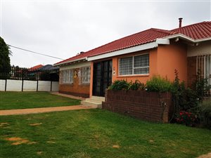 3 Bed House in Robertsham