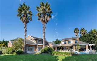 6 Bedroom House in Constantia Upper
