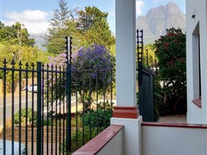1 Bedroom Apartment in Rondebosch