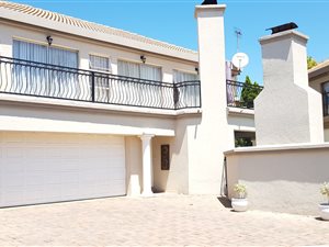 4 Bed House in Highveld