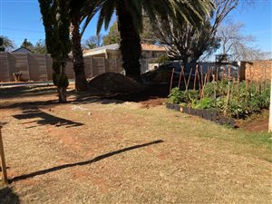 1400 m² Land available in Monument Park