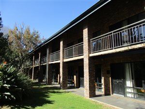 18000 m² Hotel in Clubview