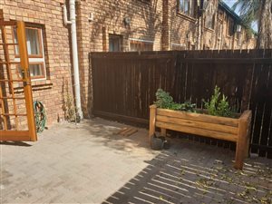 3 Bed Duplex in Rietfontein
