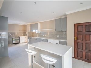 5 Bed House in Cedar Creek