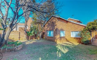 3 Bedroom Duet in Eldoraigne