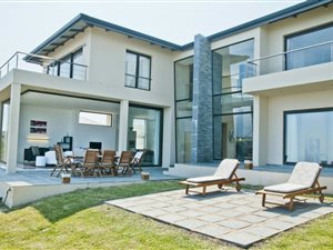 3 Bed House in Pezula Golf Estate