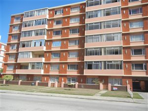 2 Bed Apartment in Humewood