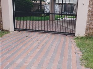 3 Bed House in Isandovale