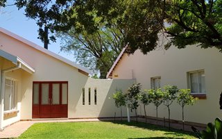 5 Bedroom House in Royldene