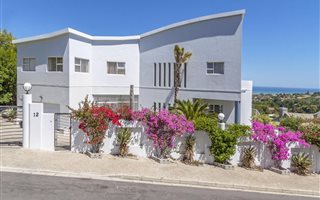 5 Bedroom House in Helderberg Estate