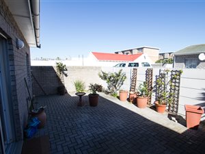 2 Bed Apartment in Bloubergrant