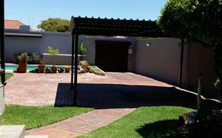 1 Bedroom Garden Cottage in Melrose Arch