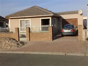 3 Bed House in Camelot