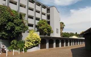 2 Bedroom Apartment in Menlyn