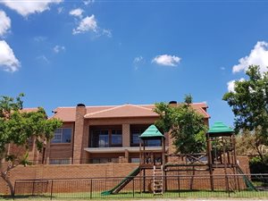 2 Bed Apartment in Paramount Estate