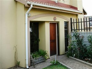 3 Bed Townhouse in Vanderbijlpark Central