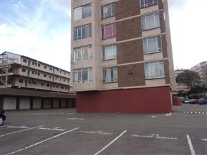 2.5 Bed Apartment in Montclair
