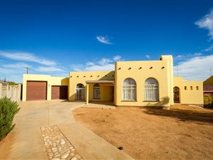 5 Bed House in Oudtshoorn