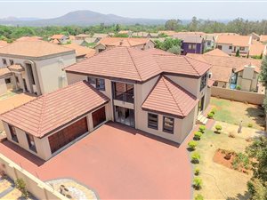 4 Bedroom House in Safari Gardens