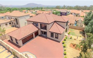 4 Bedroom House in Safari Gardens