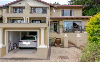 3 Bedroom Duet in La Lucia