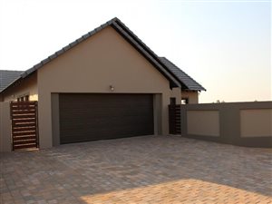 3 Bed House in Kameeldrift