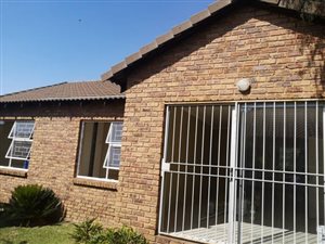 3 Bed Townhouse in Honeydew Ridge