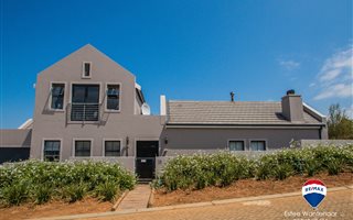 3 Bedroom House in Kelderhof Country Village