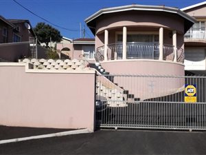 4 Bed House in Newlands West