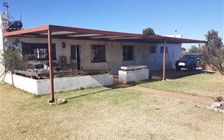 44 m² Farm in Hillside AH