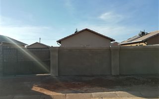 2 Bedroom House in Protea Glen