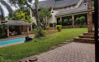 5 Bedroom House in Meerensee