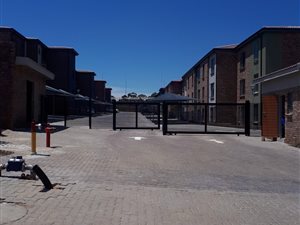 2 Bedroom Apartment in Rooihuiskraal North