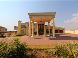 4 Bed House in Parkrand