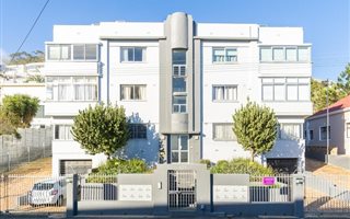 2 Bedroom Apartment in Green Point