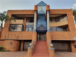 4 Bed House in Laudium