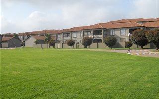 2 Bedroom Apartment in Florida Glen