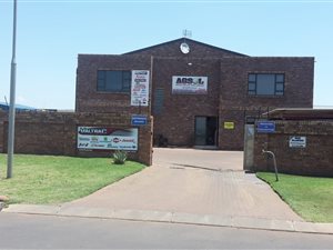 924 m² Industrial space in Middelburg Central