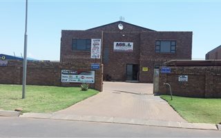 924 m² Industrial space in Middelburg Central