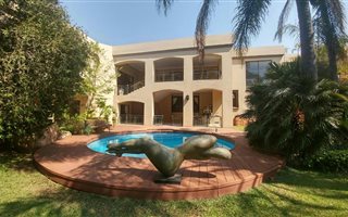5 Bedroom House in Waterkloof Park