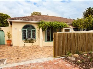 2.5 Bed House in Harfield Village